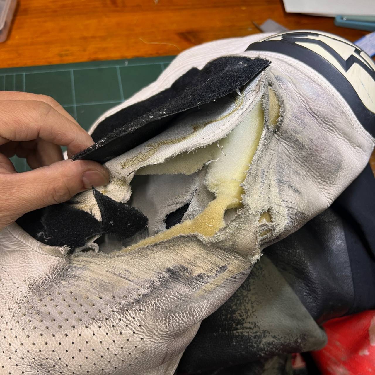 Alpinestarsバンクセンサーベースの破損　取替　リペア修理